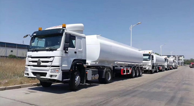 Sinotruck Howo Water Tanker gallery 1