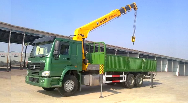Sinotruck Howo Mounted Crane Truck gallery 3