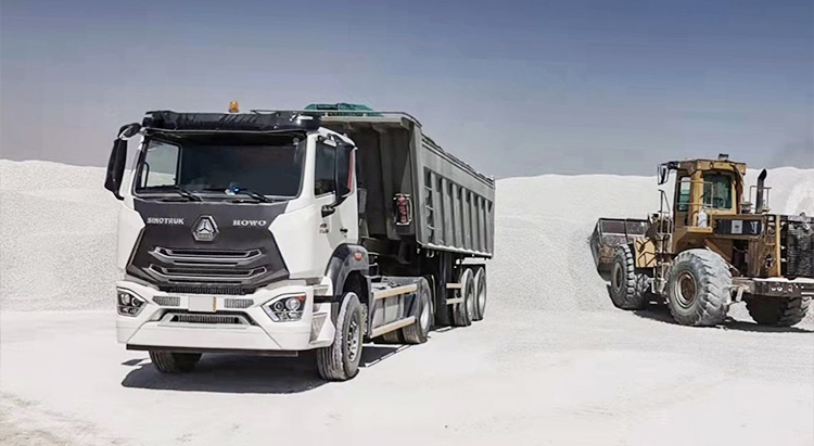 Howo N 4X2 Tractor Truck gallery 3